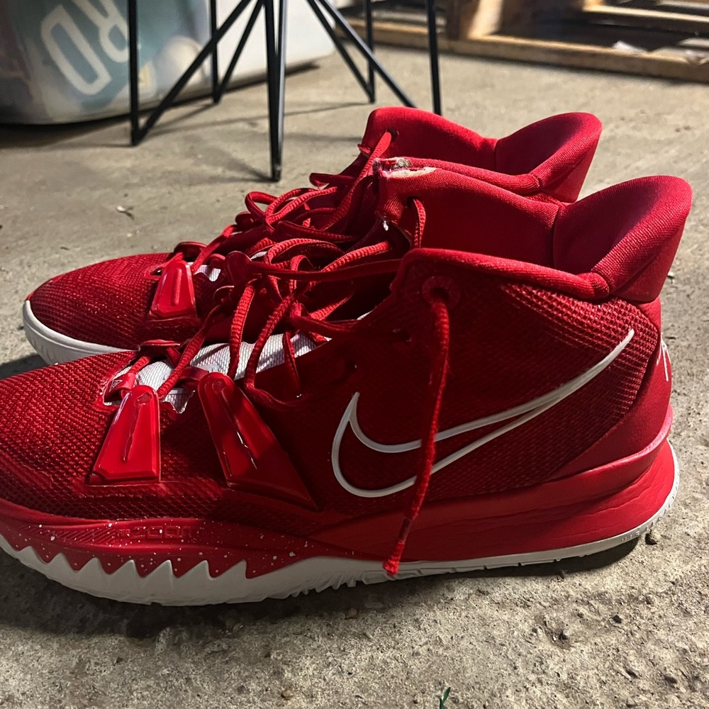 Kyrie 7 red size 12